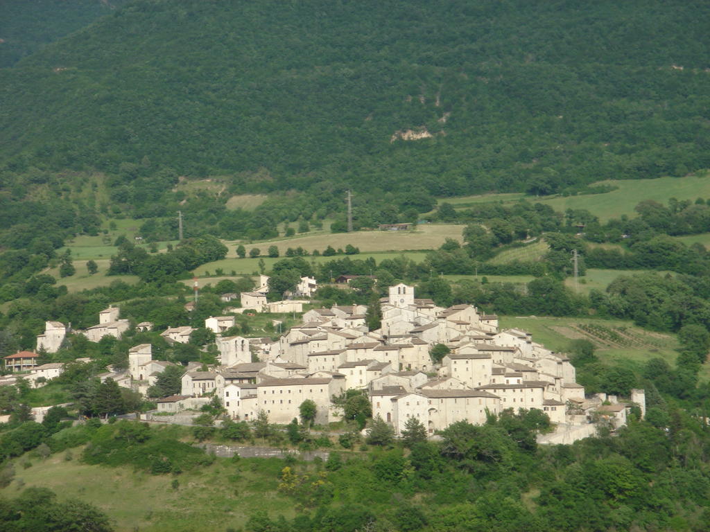 Hotel Locanda Cacio Re Vallo di Nera Exterior foto